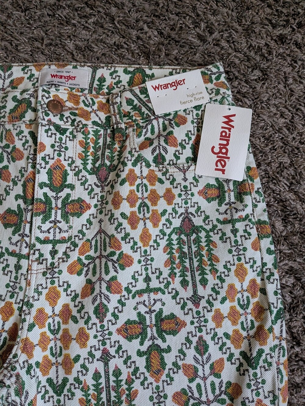 NWT Wrangler Fierce Flare High Rise Festival Multicolor Print 32" Jeans Sz 10 - Picture 2 of 8